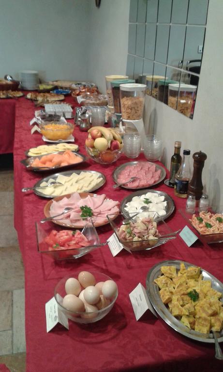 Albergo Ristorante Monterosa Ameno Exteriör bild