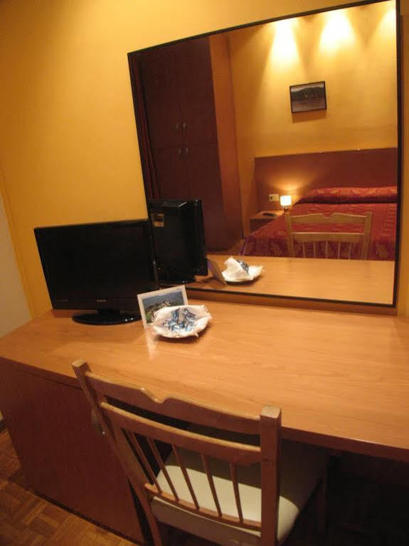 Albergo Ristorante Monterosa Ameno Exteriör bild